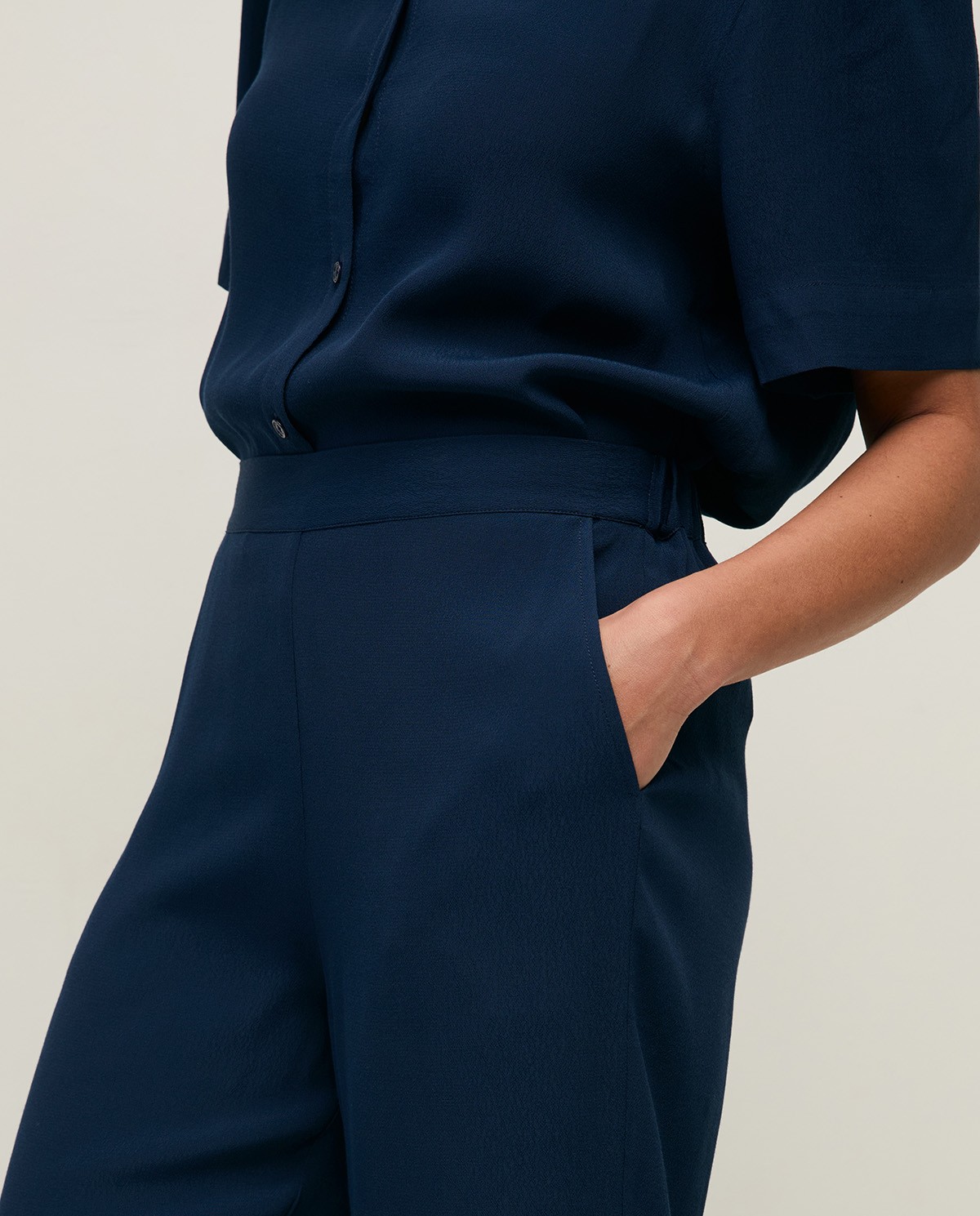 Flowy regular-fit trousers|Yerse 3