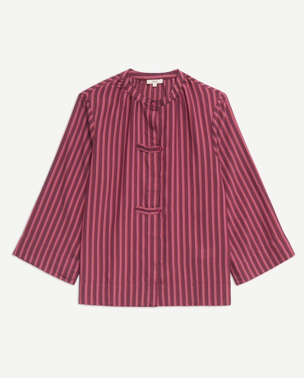 Camisa cuello mao rayas en color rosa, vista frontal con detalle del tejido 4