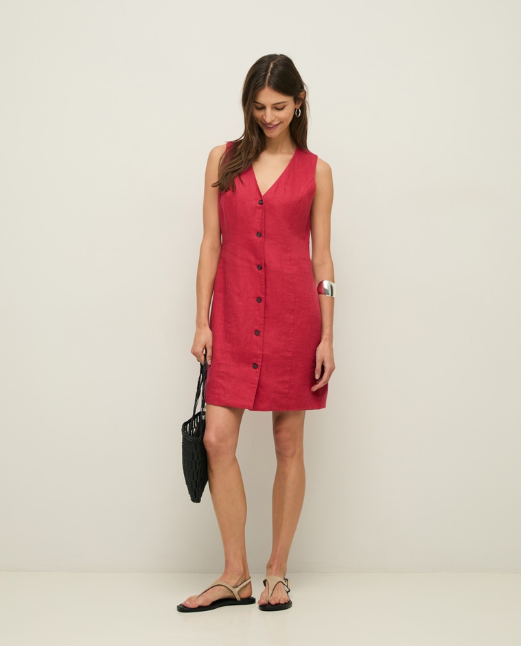Vestido lino sin mangas midi en color frambuesa, vista frontal con detalle del tejido