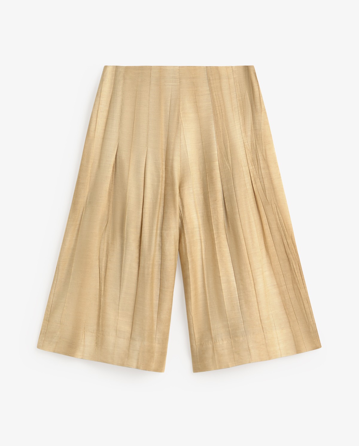 Bembudas efecto arrugado en color vainilla, vista frontal con detalle del tejido 4