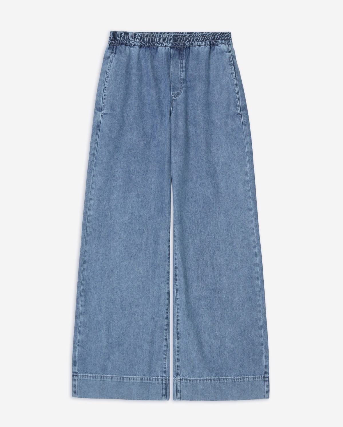 Pantalón fluido denim en color azul índigo, vista frontal con detalle del tejido 8