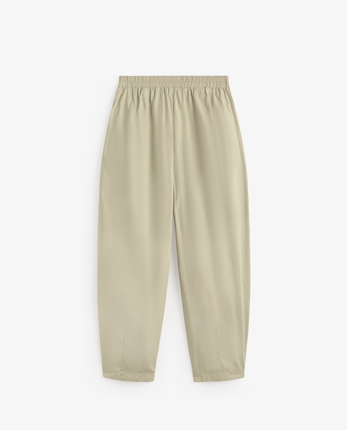 Pantalón algodón con botón en bajo en color verde aguamarina, vista frontal con detalle del tejido 12