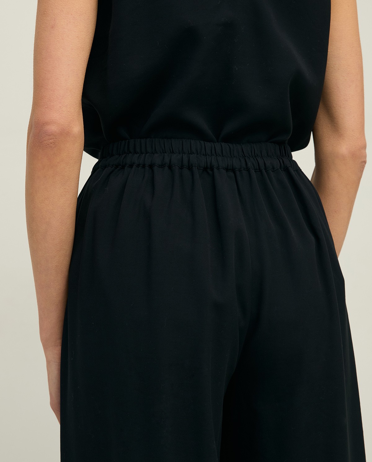 Flowy wide-leg trousers|Yerse 5