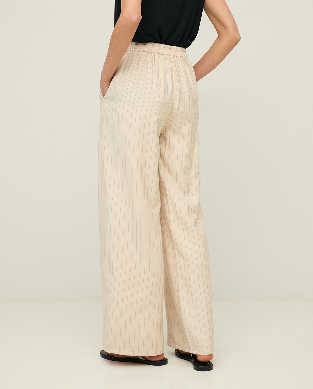 Wide-leg pinstripe trousers|Yerse 6