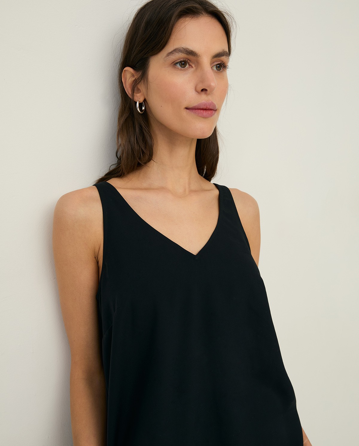 Top with V-neck and plunging back |Yerse 1