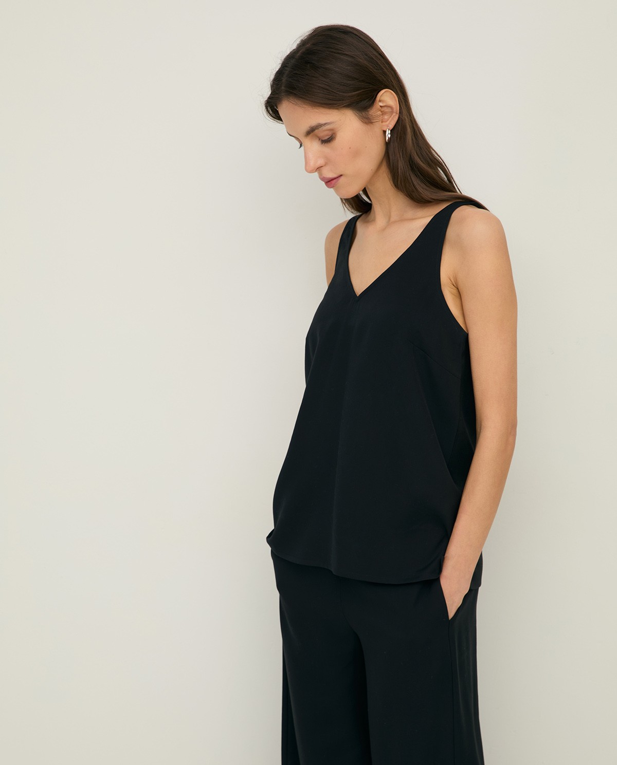 Top with V-neck and plunging back |Yerse 2