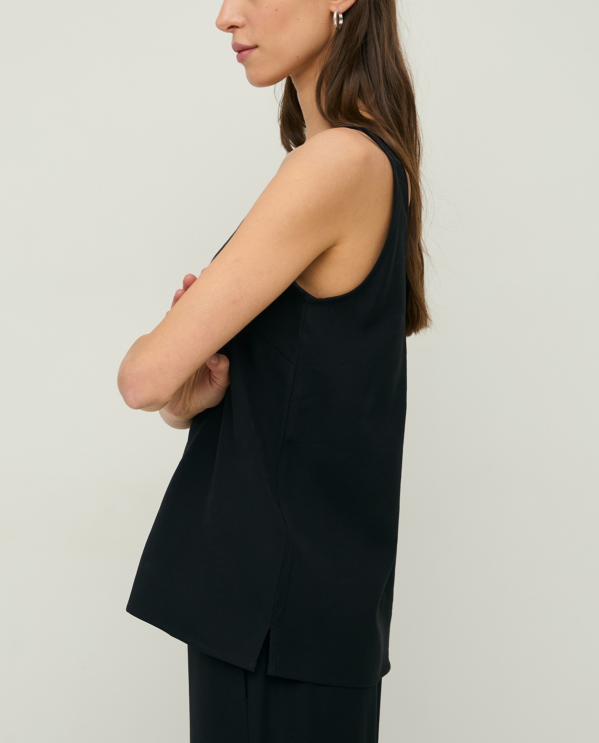 Top with V-neck and plunging back |Yerse 3