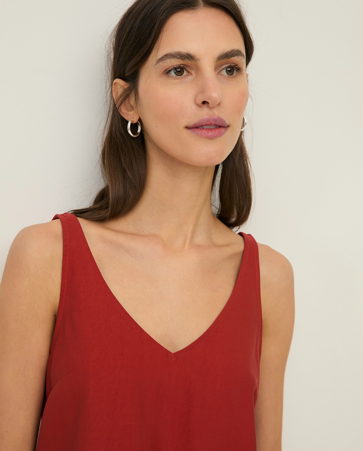 Top with V-neck and plunging back |Yerse 2