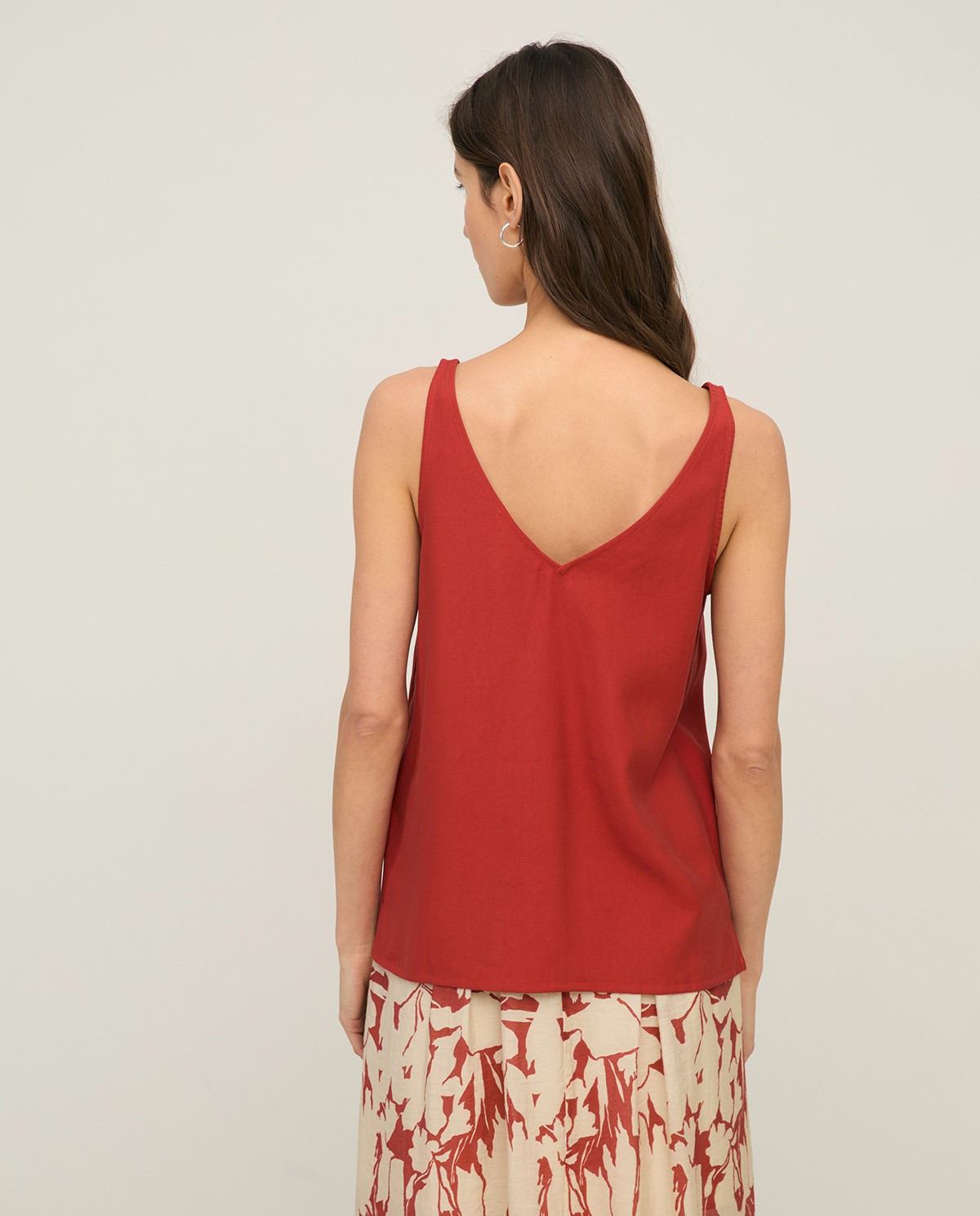 Top with V-neck and plunging back |Yerse 4