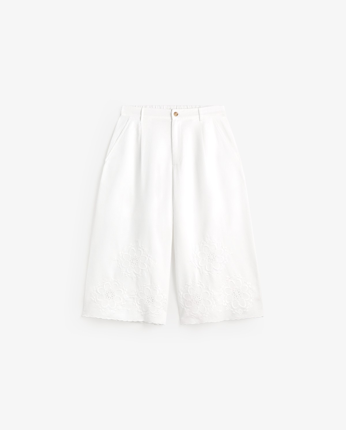 Bermudas algodón y lino bordado flores en color blanco, vista frontal con detalle del tejido 6