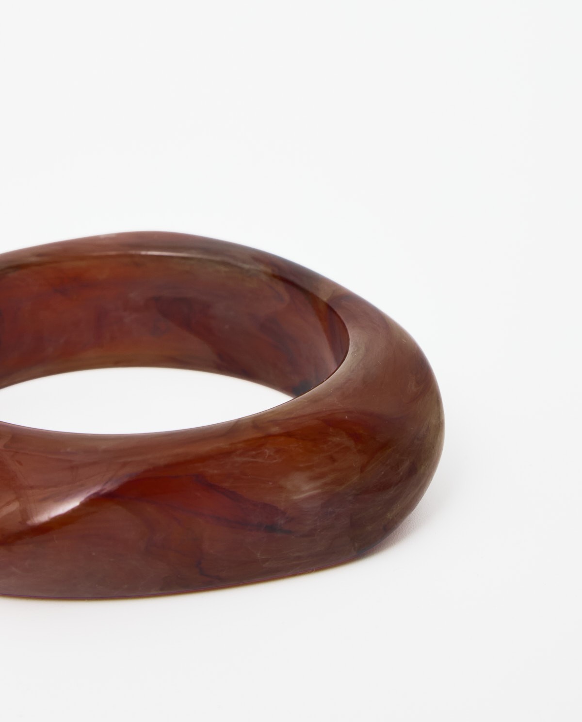 Pulsera rígida marrón marmoleado