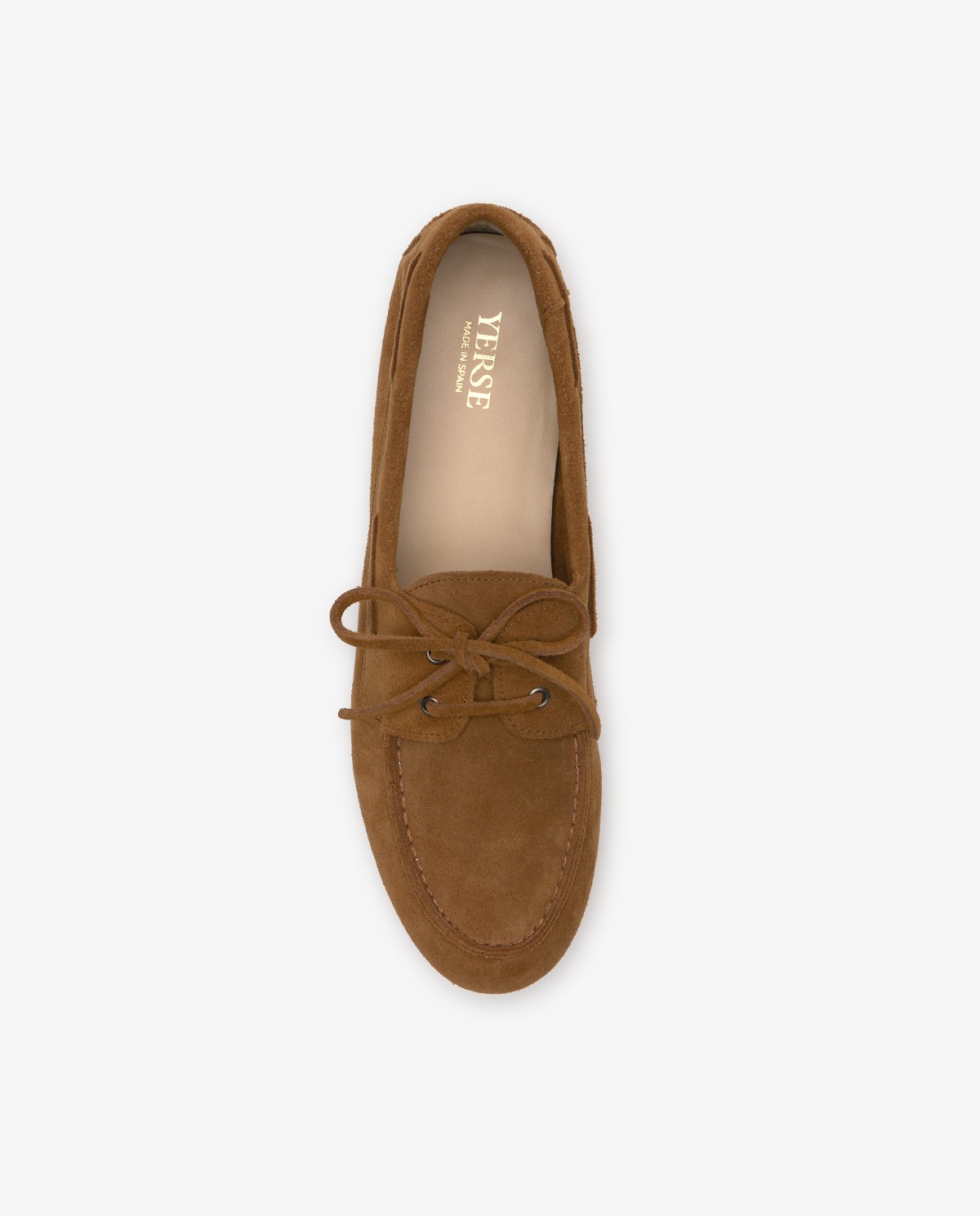 Mocasines piel serraje en color camel, vista frontal con detalle del tejido 5