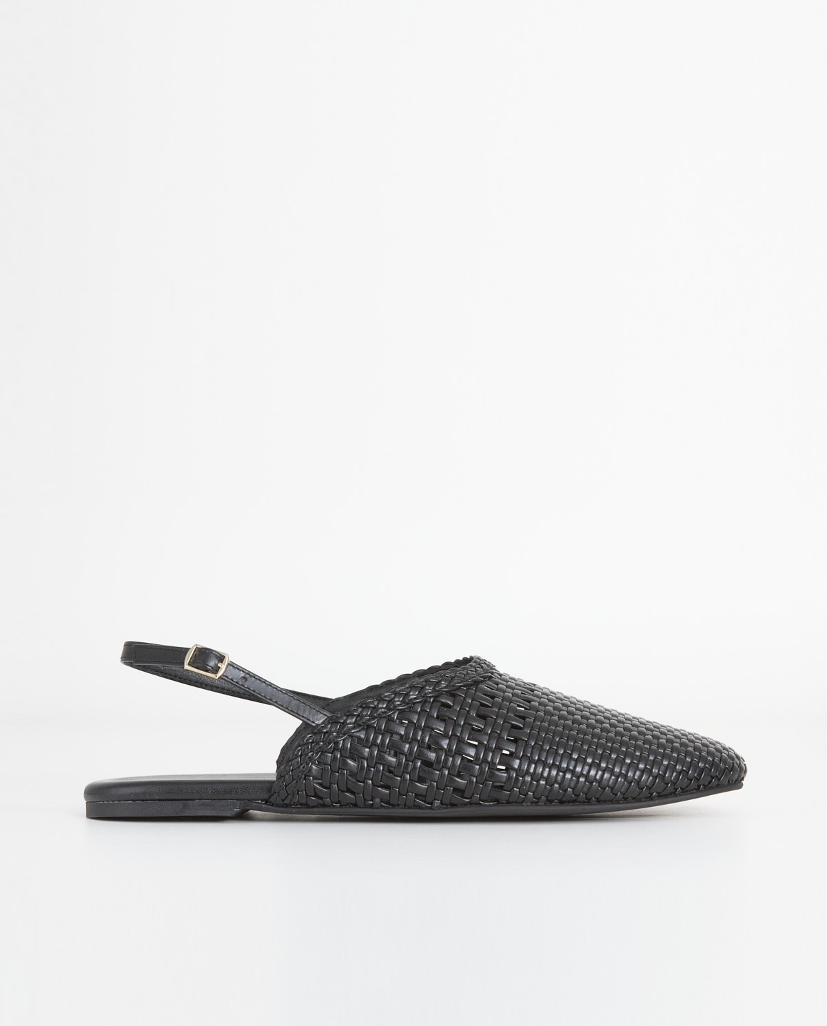 Bailarina destalonada trenzada en color negro, vista frontal con detalle del tejido 1