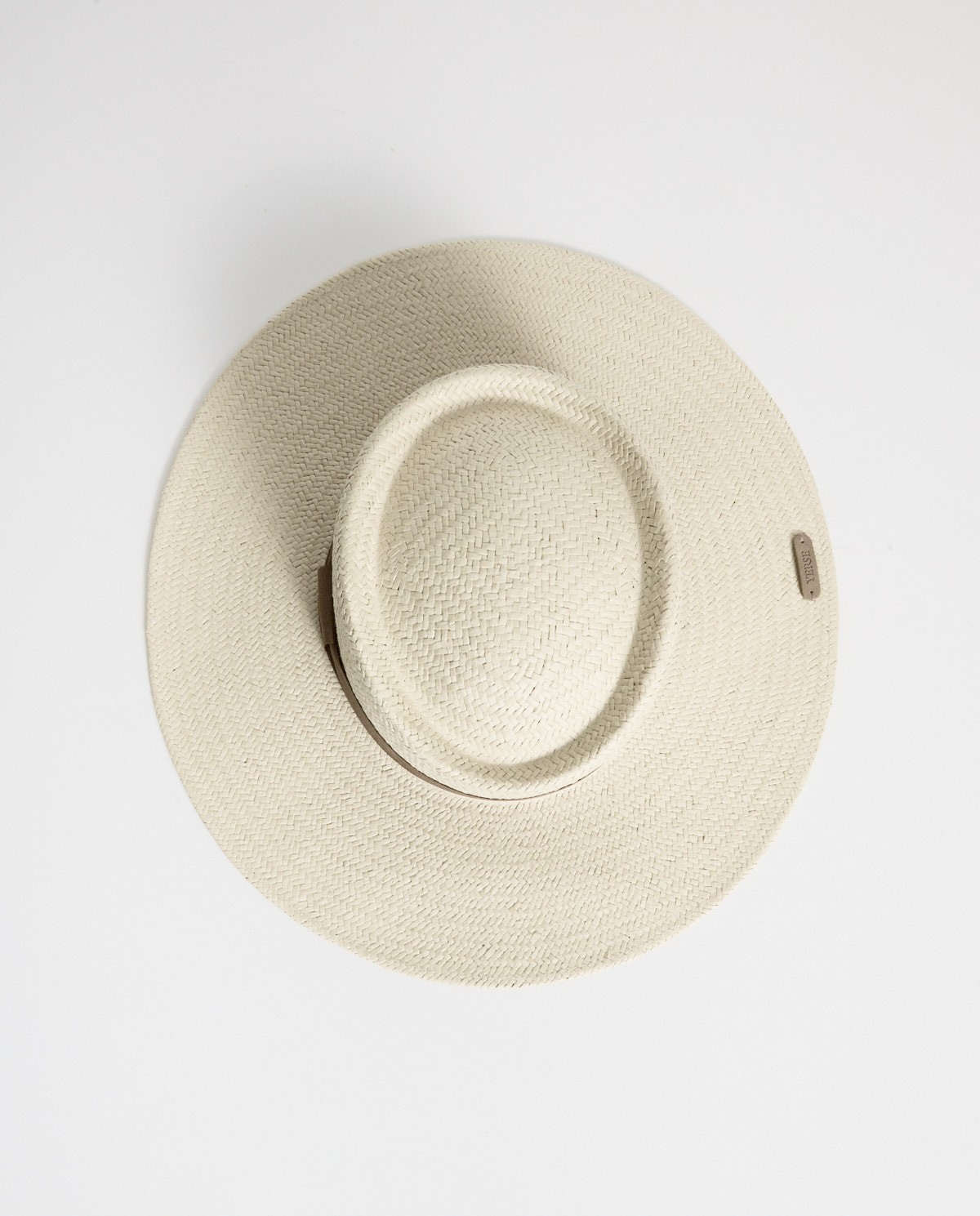 Sombrero estilo Panamá ala ancha