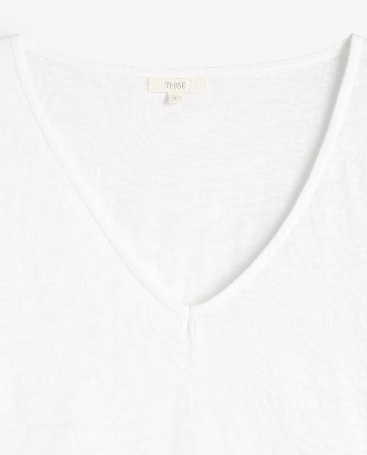 Camiseta algodón flamé manga francesa en color blanco, vista frontal con detalle del tejido 5