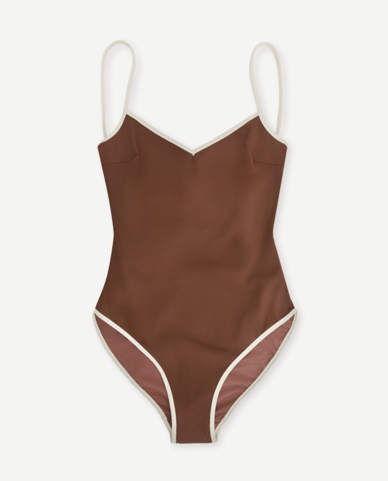 Bañador bicolor blanco y marrón con aros y escote pico