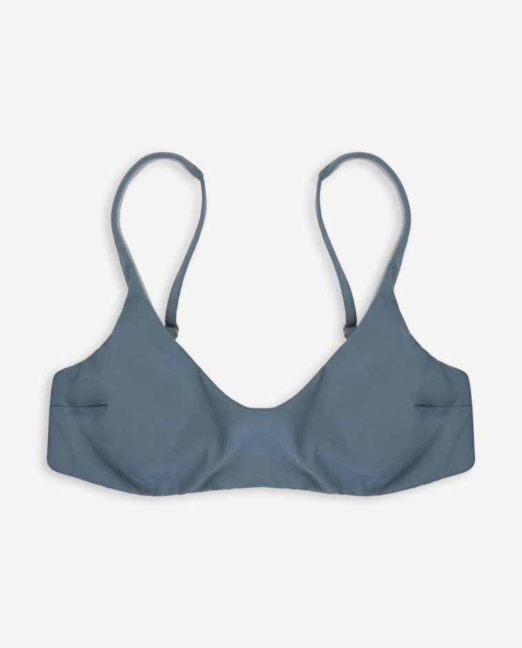 Top de bikini liso azul grisáceo con aros y tirantes finos