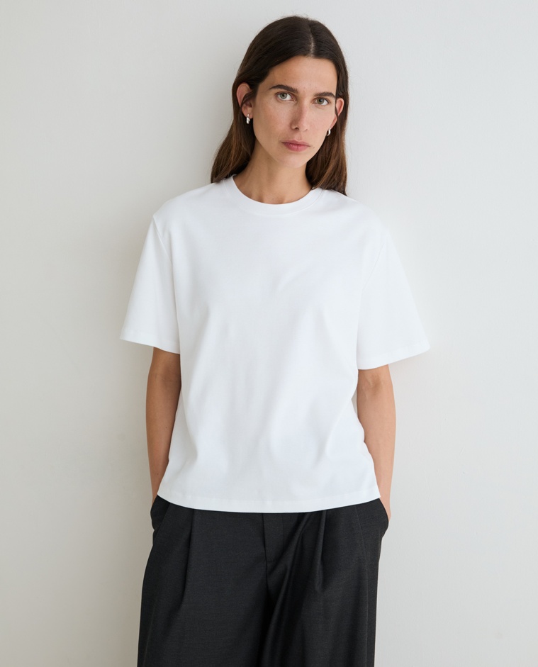 Camiseta básica manga corta en color blanco