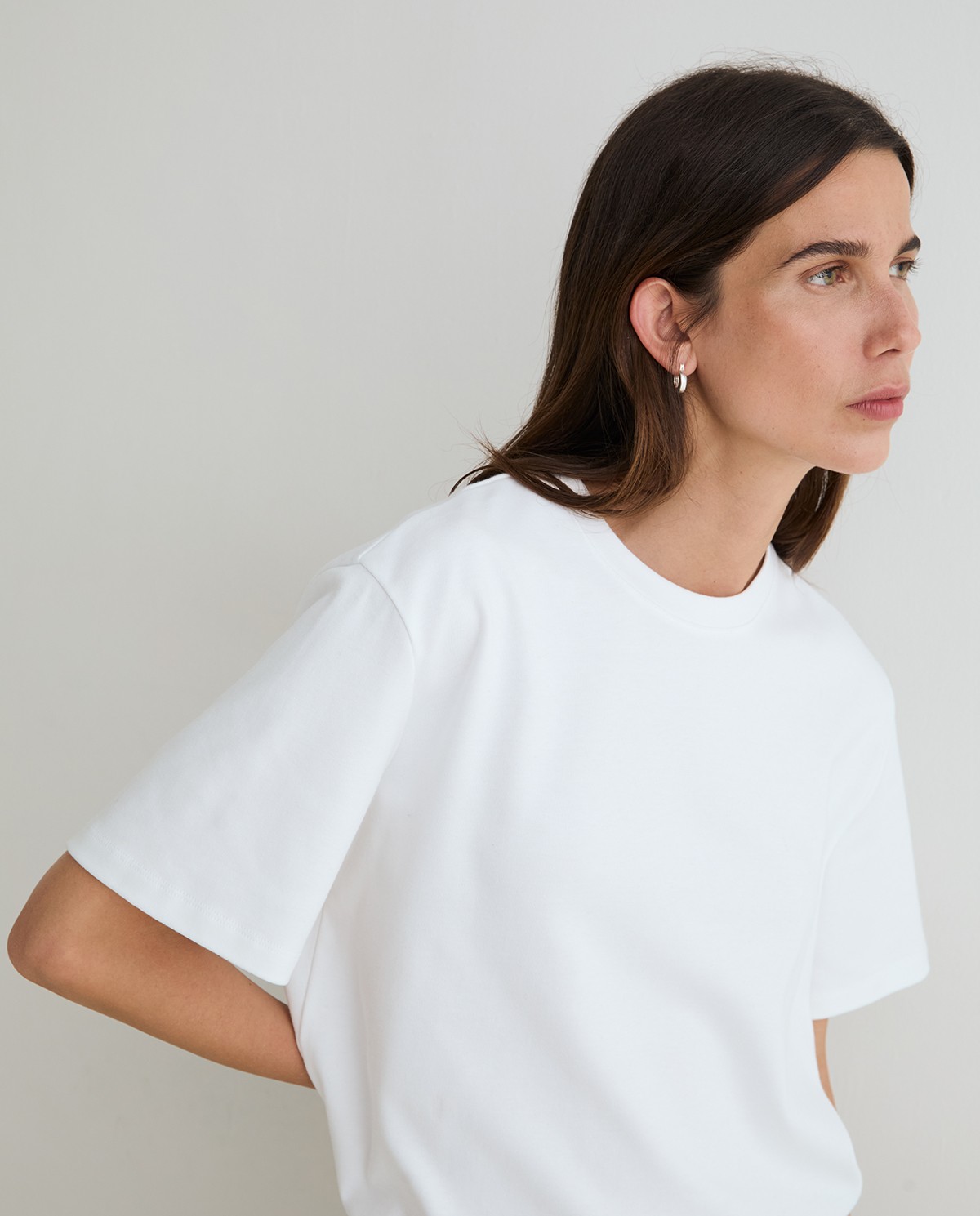 Camiseta básica manga corta en color blanco 1