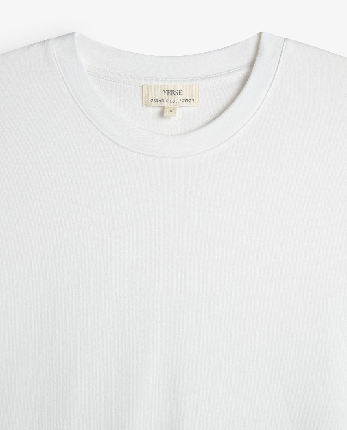 Camiseta básica manga corta en color blanco 7