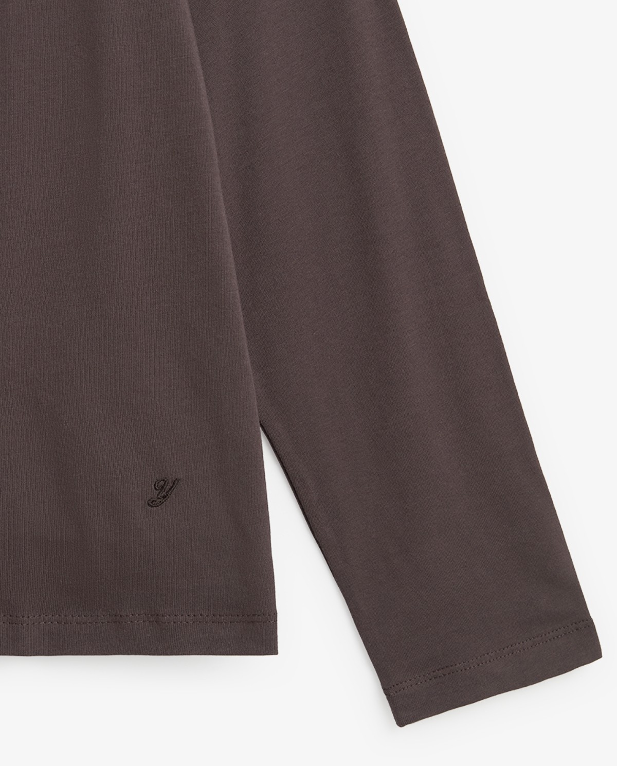 Camiseta básica manga larga en color marrón oscuro 7