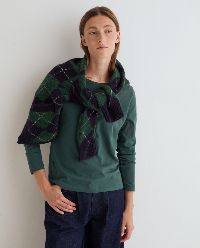 Camiseta básica manga larga en color verde oscuro