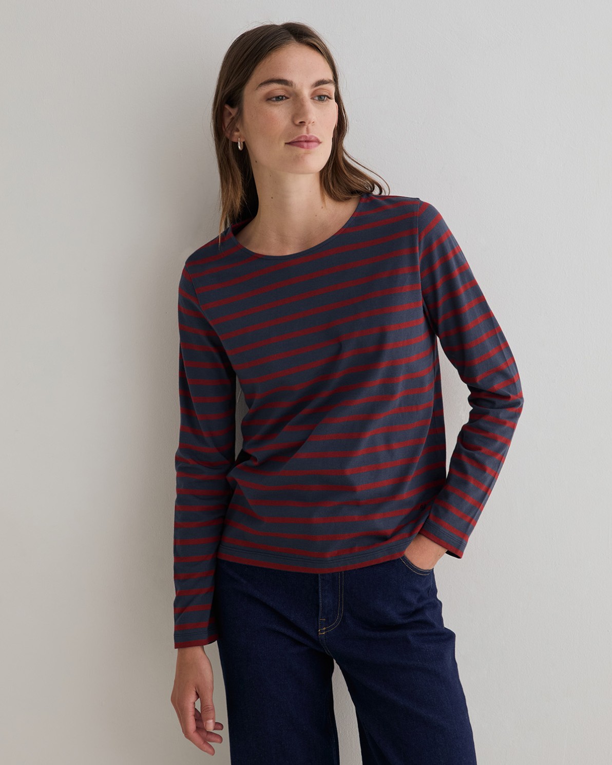 Camiseta rayas algodón orgánico en color azul y rojo