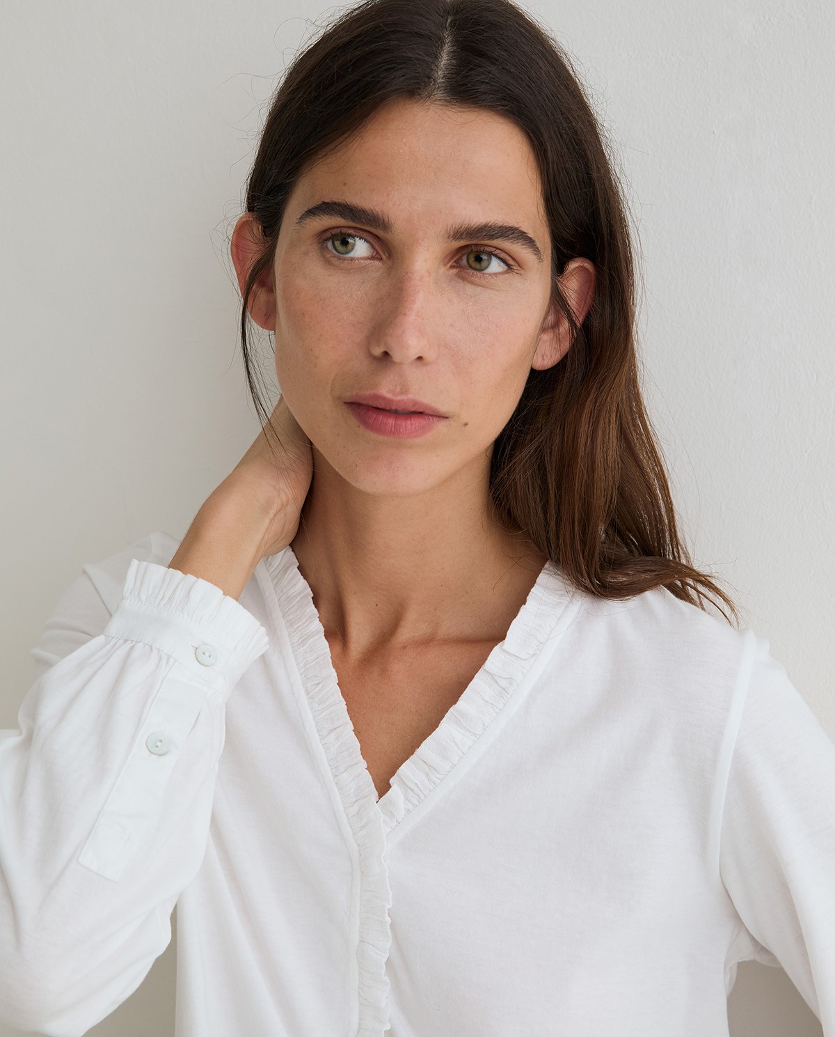 Camiseta volantes en color blanco 1