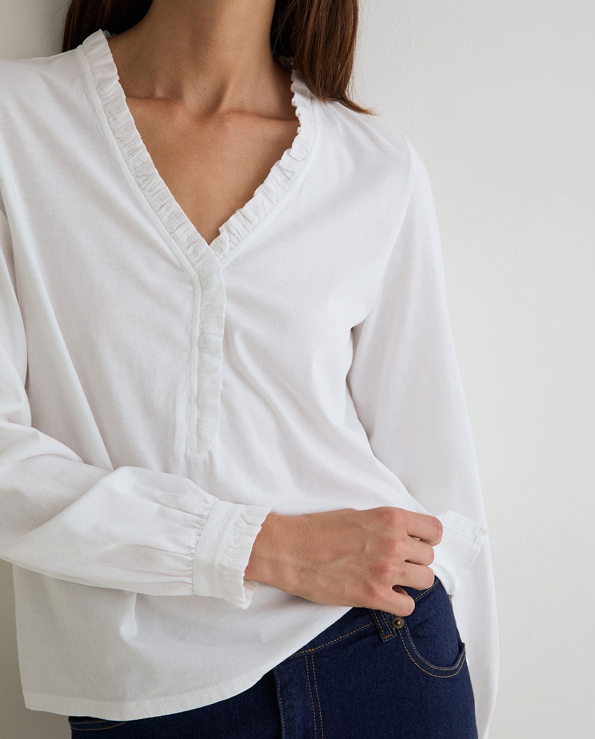 Camiseta volantes en color blanco