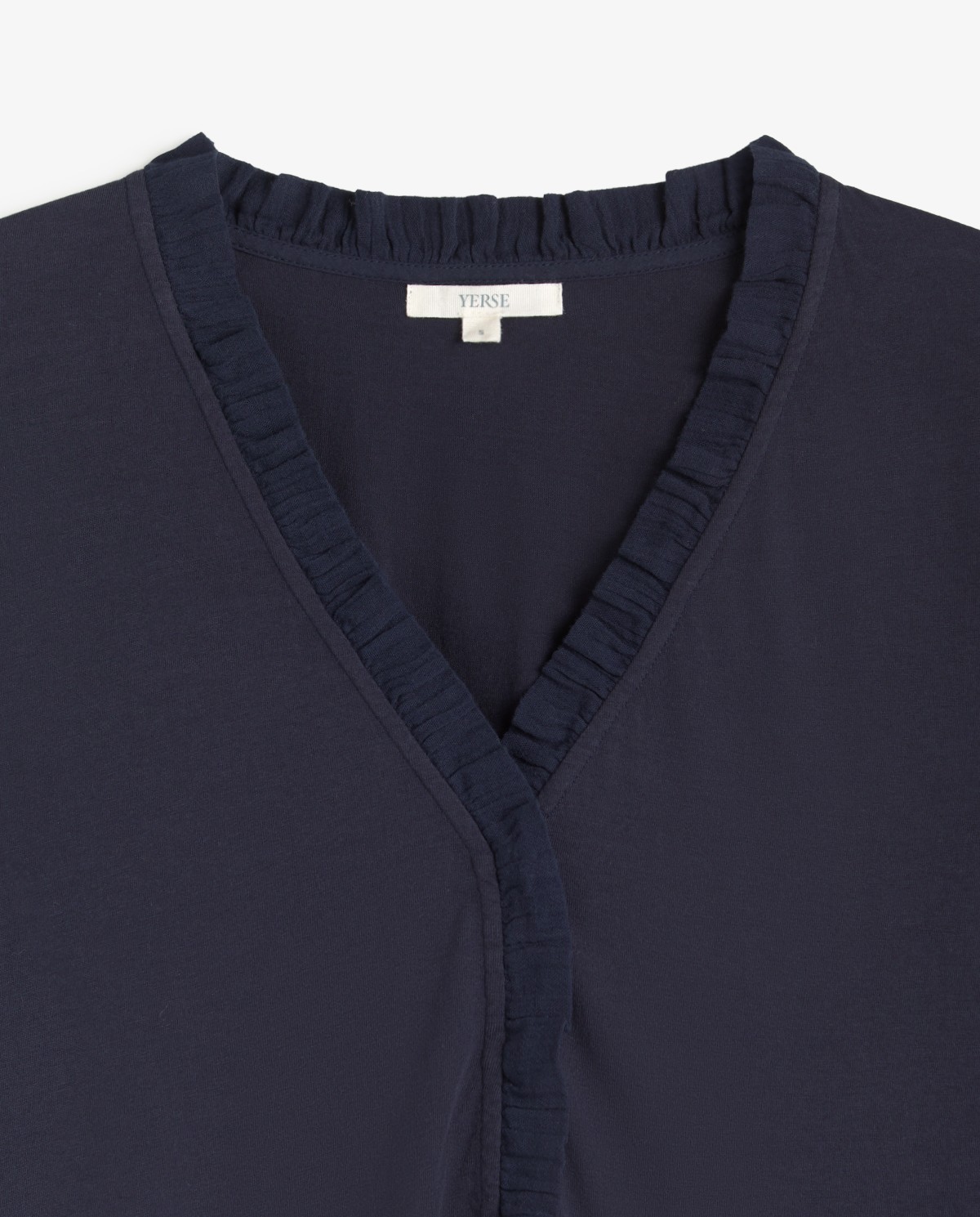 Camiseta volantes en color azul oscuro 6