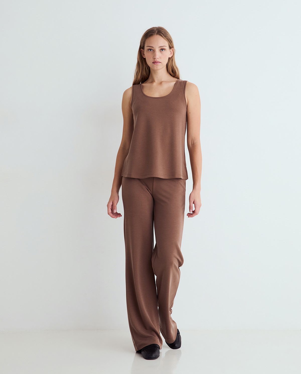 Pantalones fluidos en color camel 3