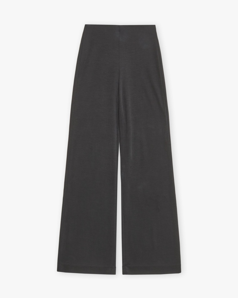 Pantalones fluidos en color negro