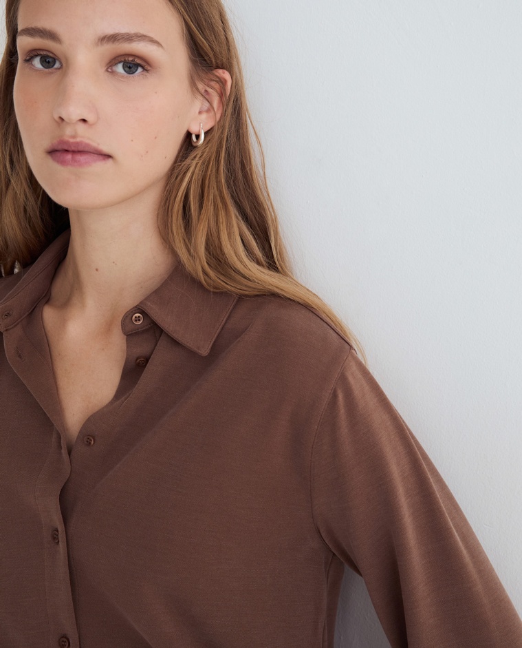 Camisa fluida en color camel