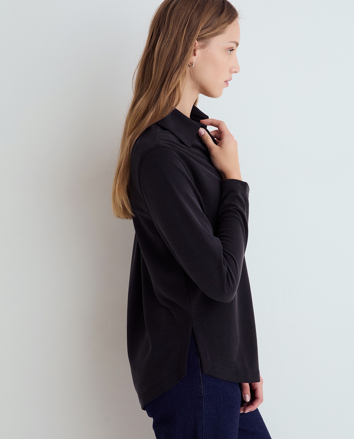 Camisa fluida en color negro 2