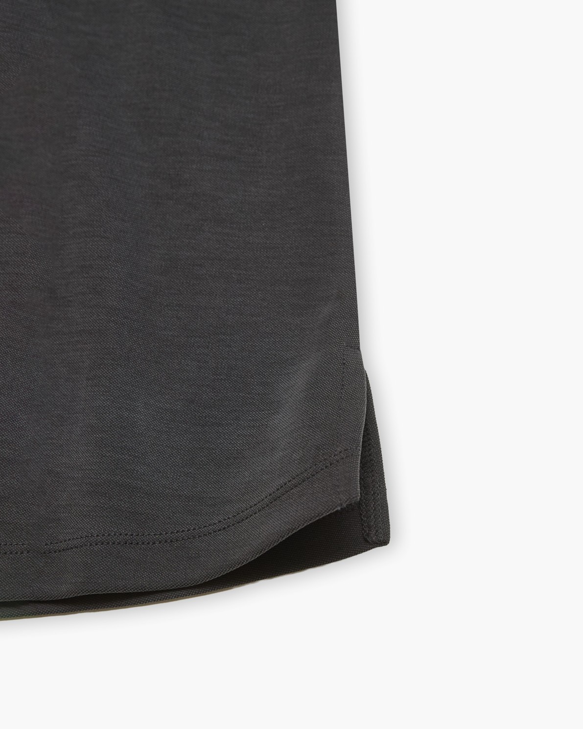 Top fluido en color negro 1