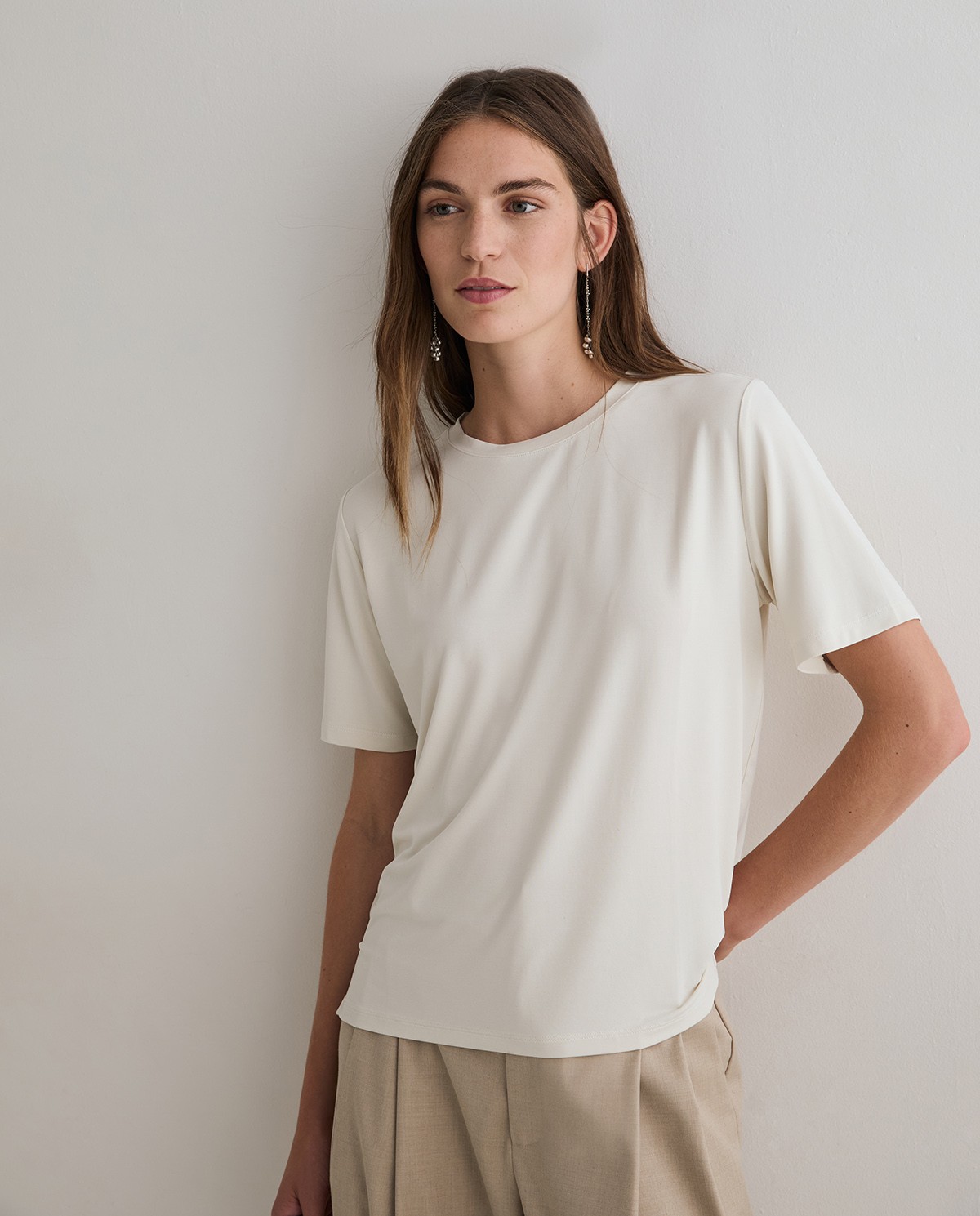 Camiseta tacto suave en color crudo