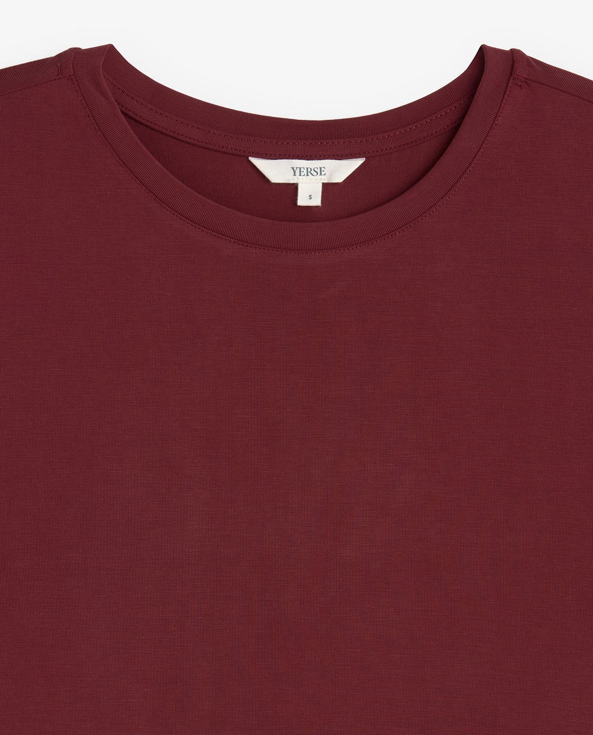 Camiseta tacto suave en color burdeos 6