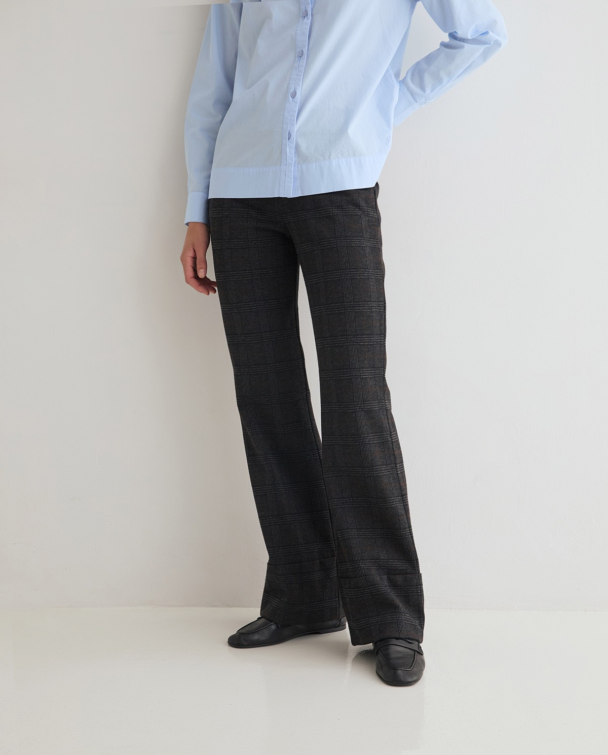 Women's dark grey check knit trousers 1