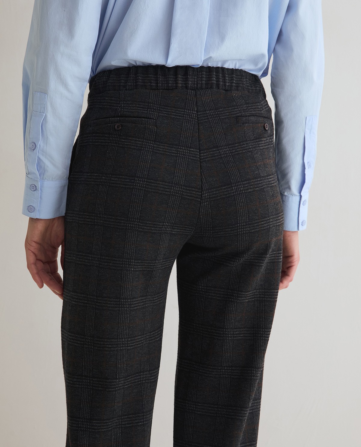 Women's dark grey check knit trousers 4