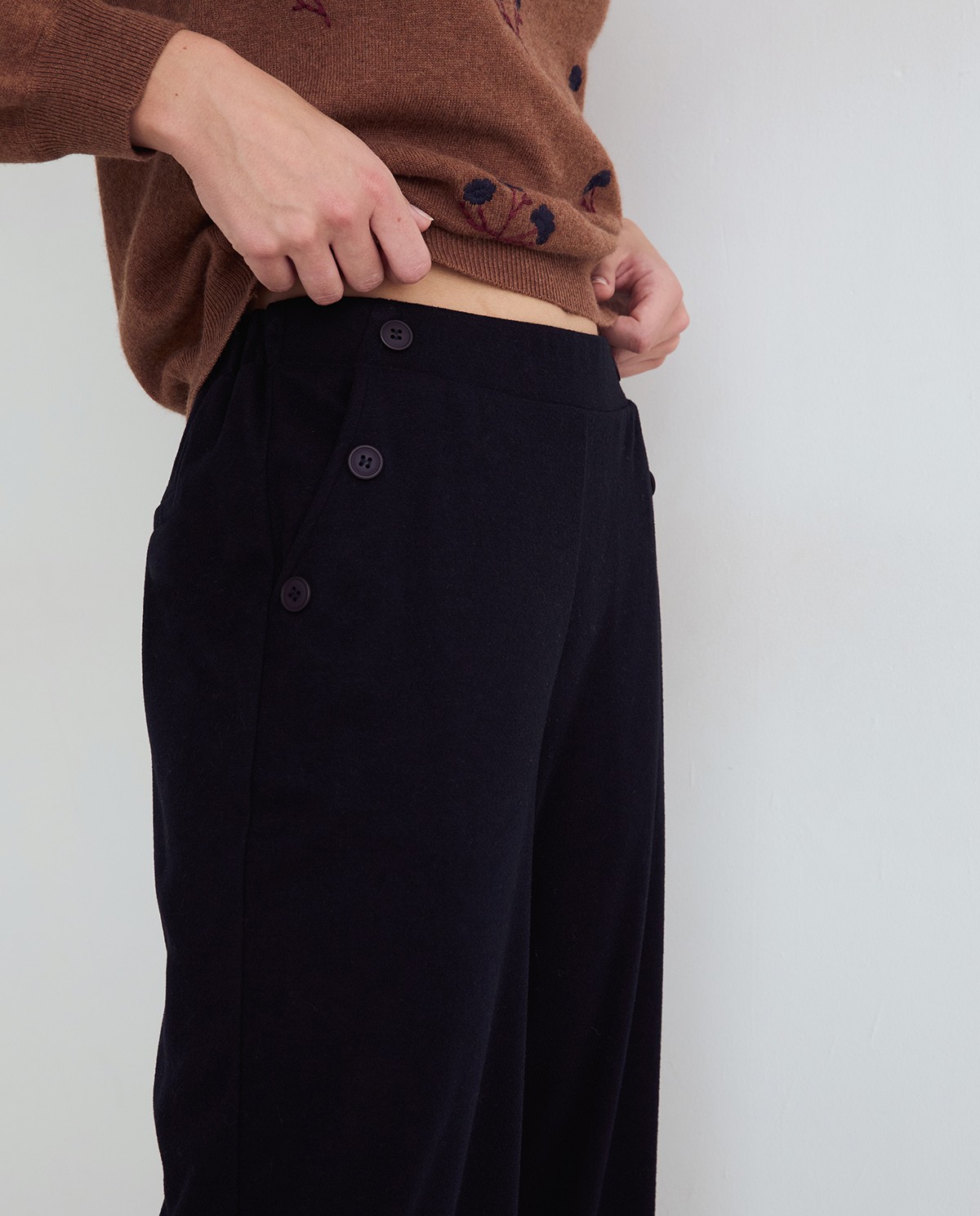 Pantalón ancho de punto azul marino para mujer 2