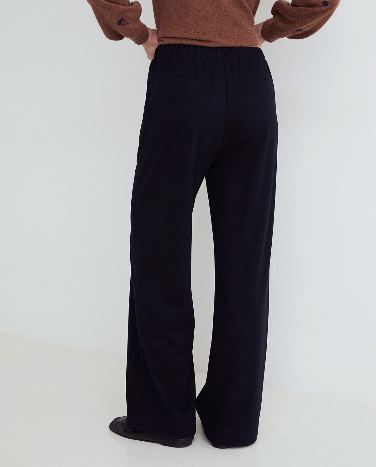 Pantalón ancho de punto azul marino para mujer 3