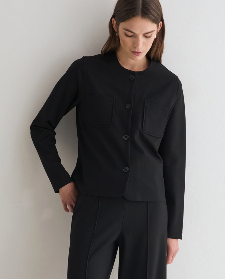 Chaqueta corta de punto negra para mujer