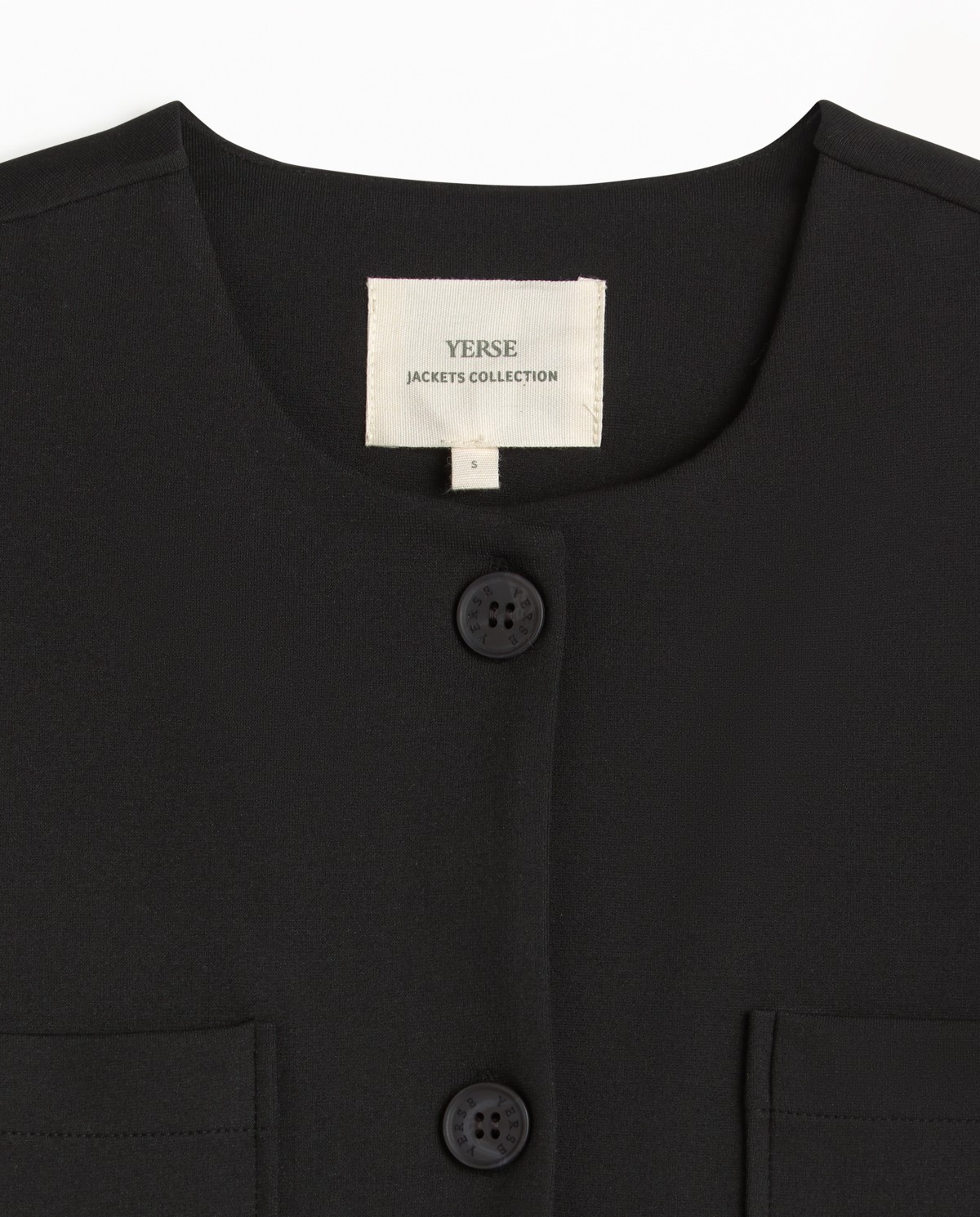 Chaqueta corta de punto negra para mujer 8