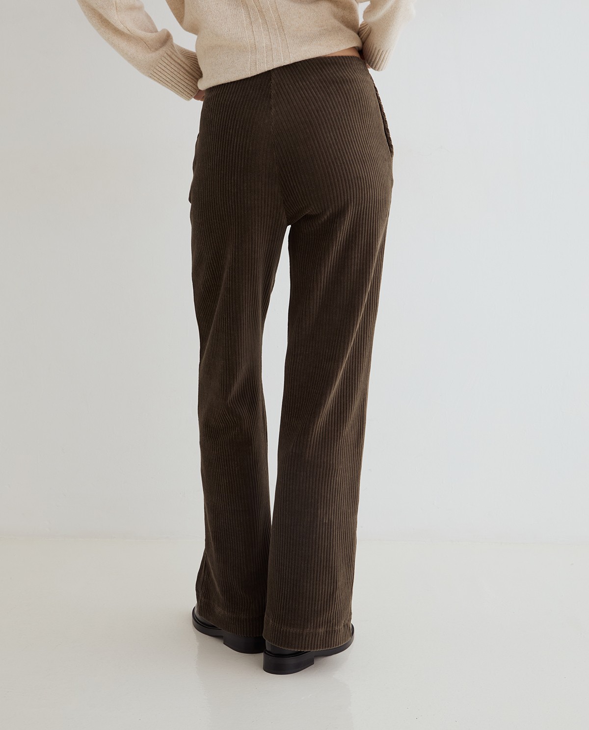 Khaki green wide-leg corduroy trousers, front view with corduroy fabric detail 4