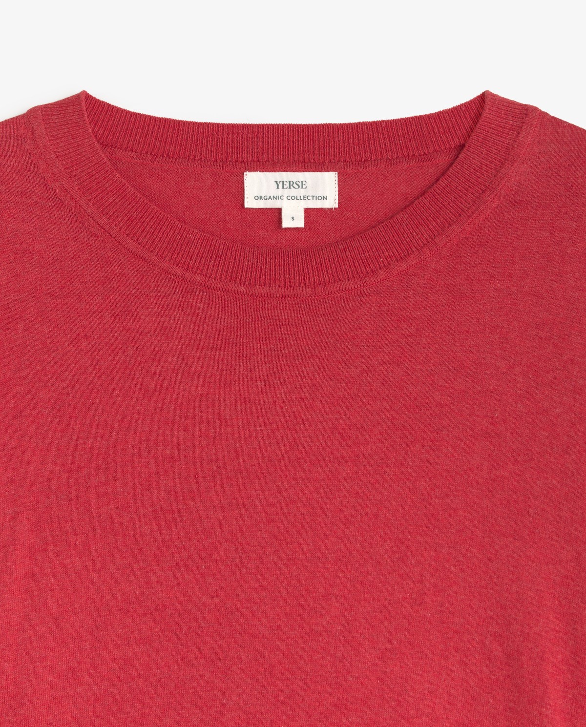 Jersey de punto fino en color rojo, vista frontal con detalle del tejido 6