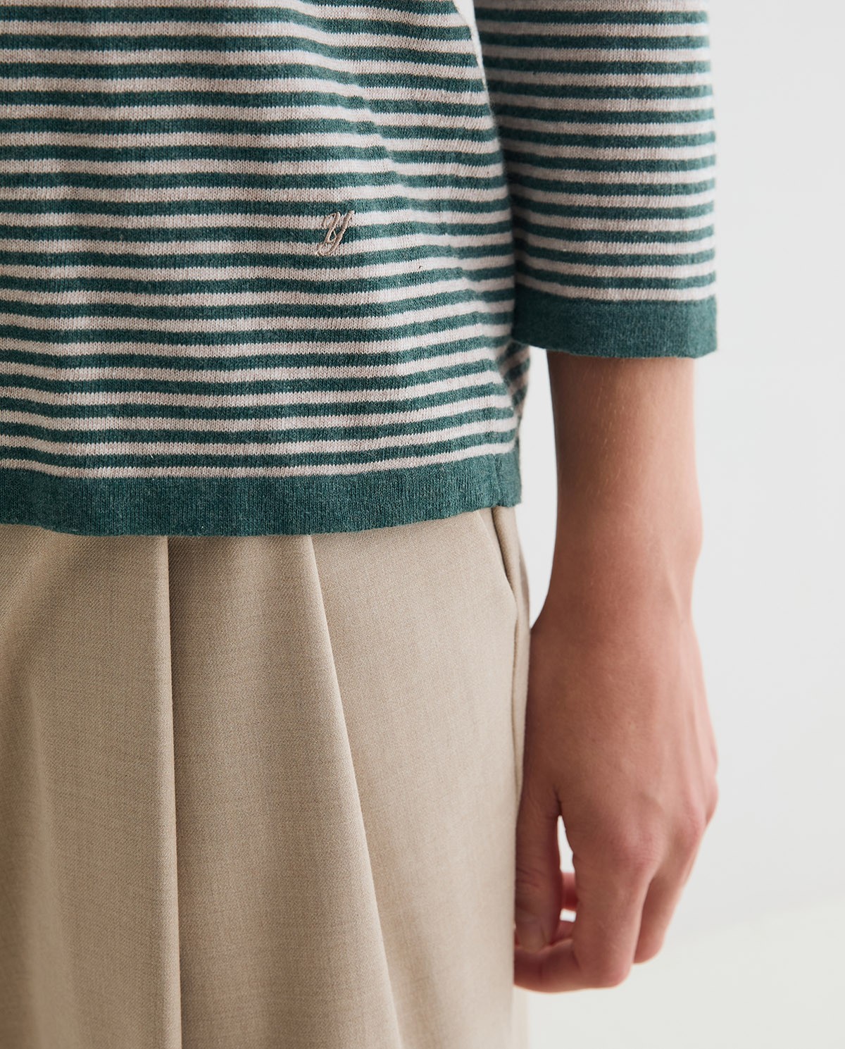 Jersey de rayas de punto fino en verde y beige 4
