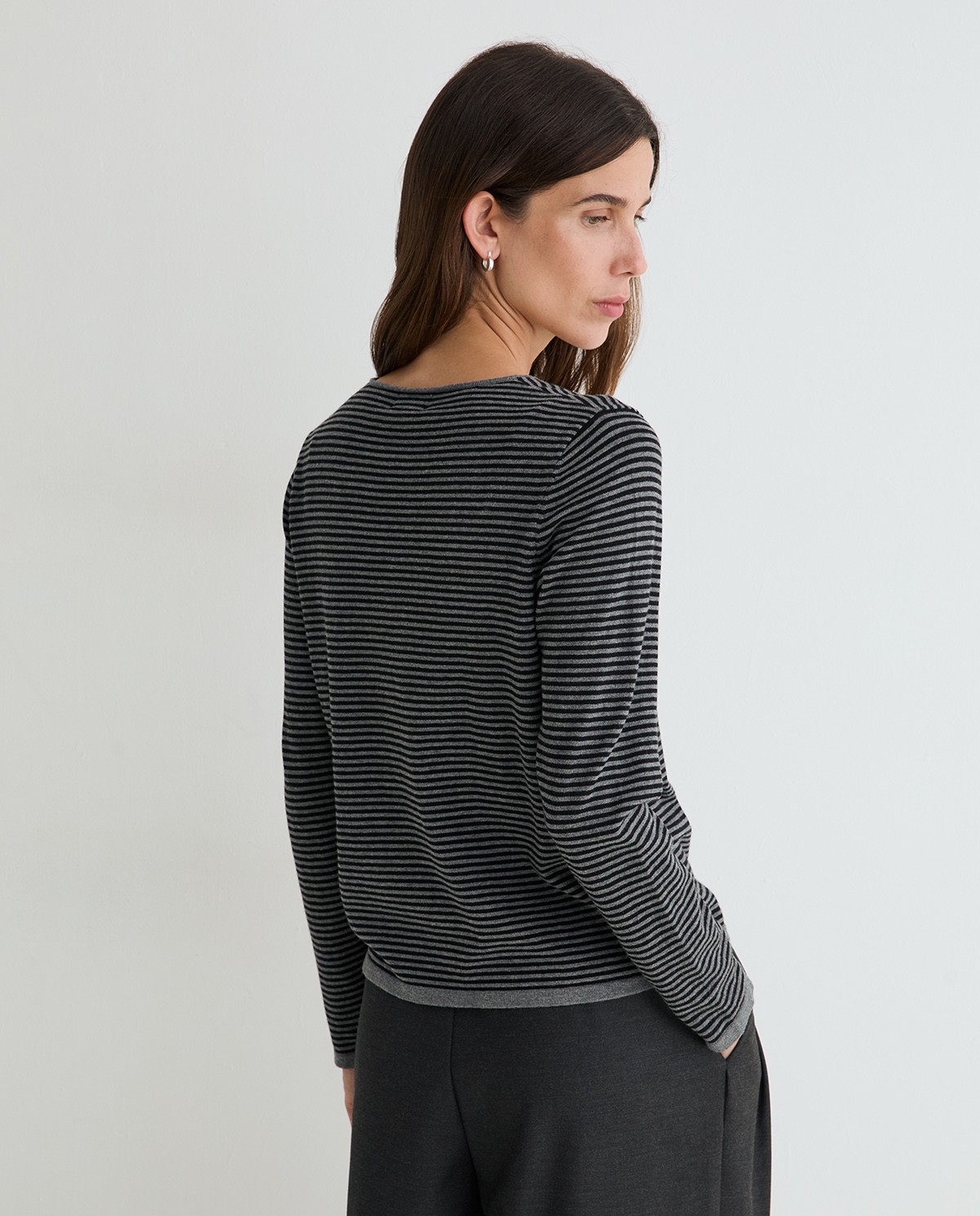 Jersey de rayas de punto fino en gris y negro 4