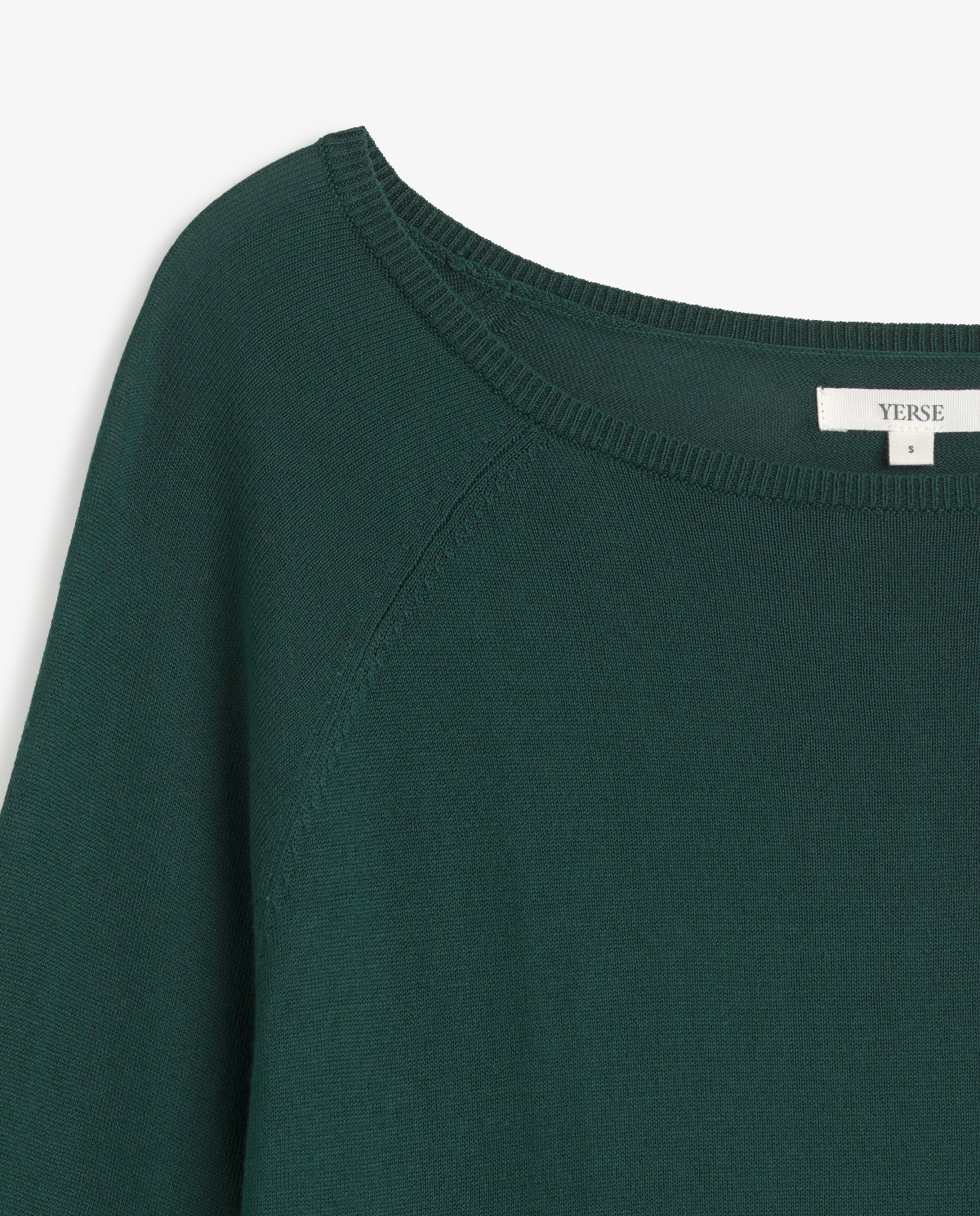 Jersey suave de punto fino en color verde oscuro, vista frontal con detalle del tejido 5