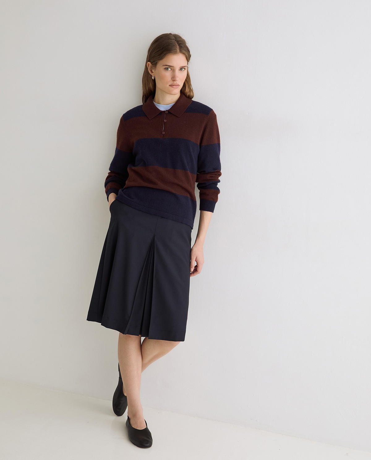 Jersey polo de punto fino a rayas azul oscuro y marrón