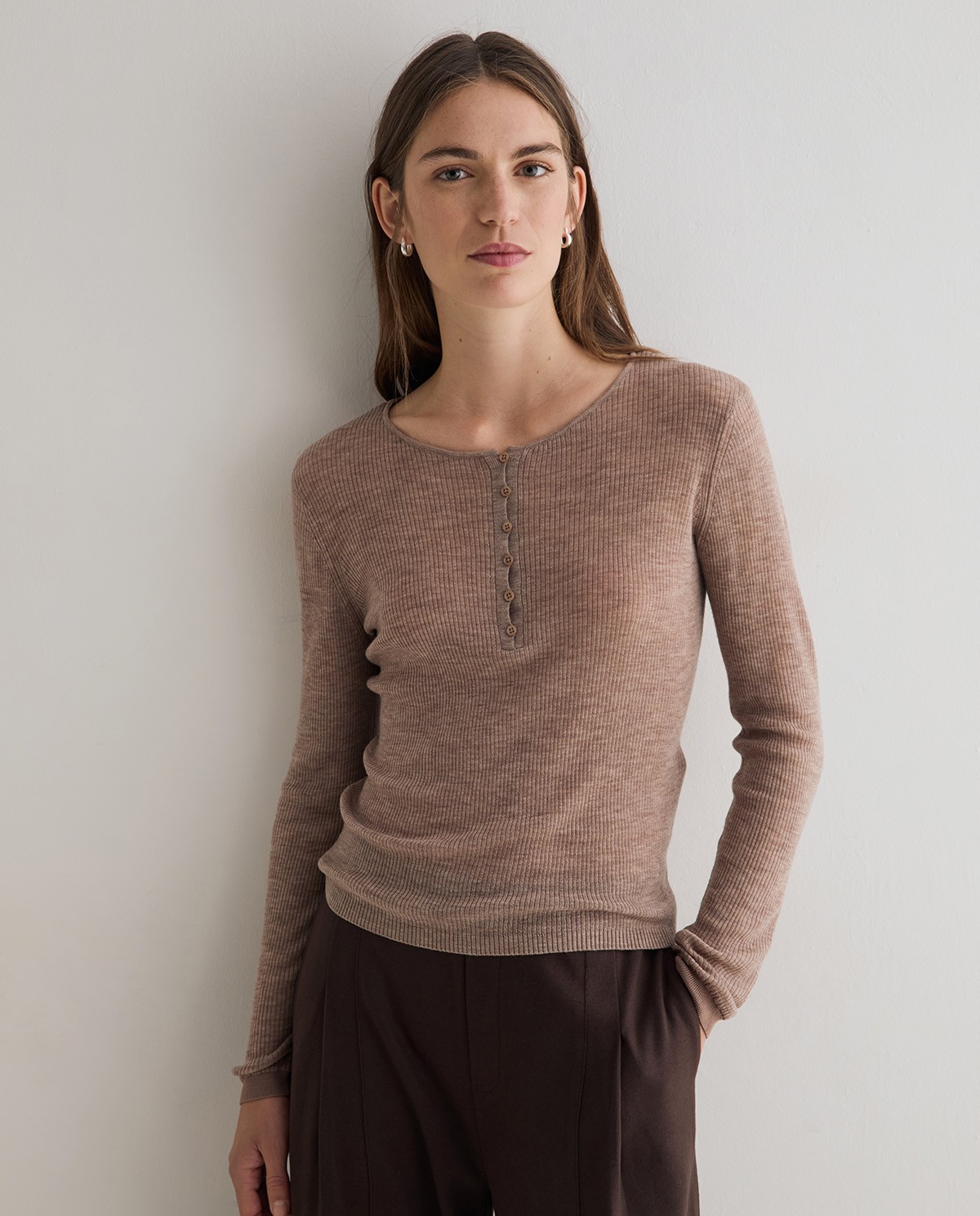 Jersey fino de canalé marrón claro